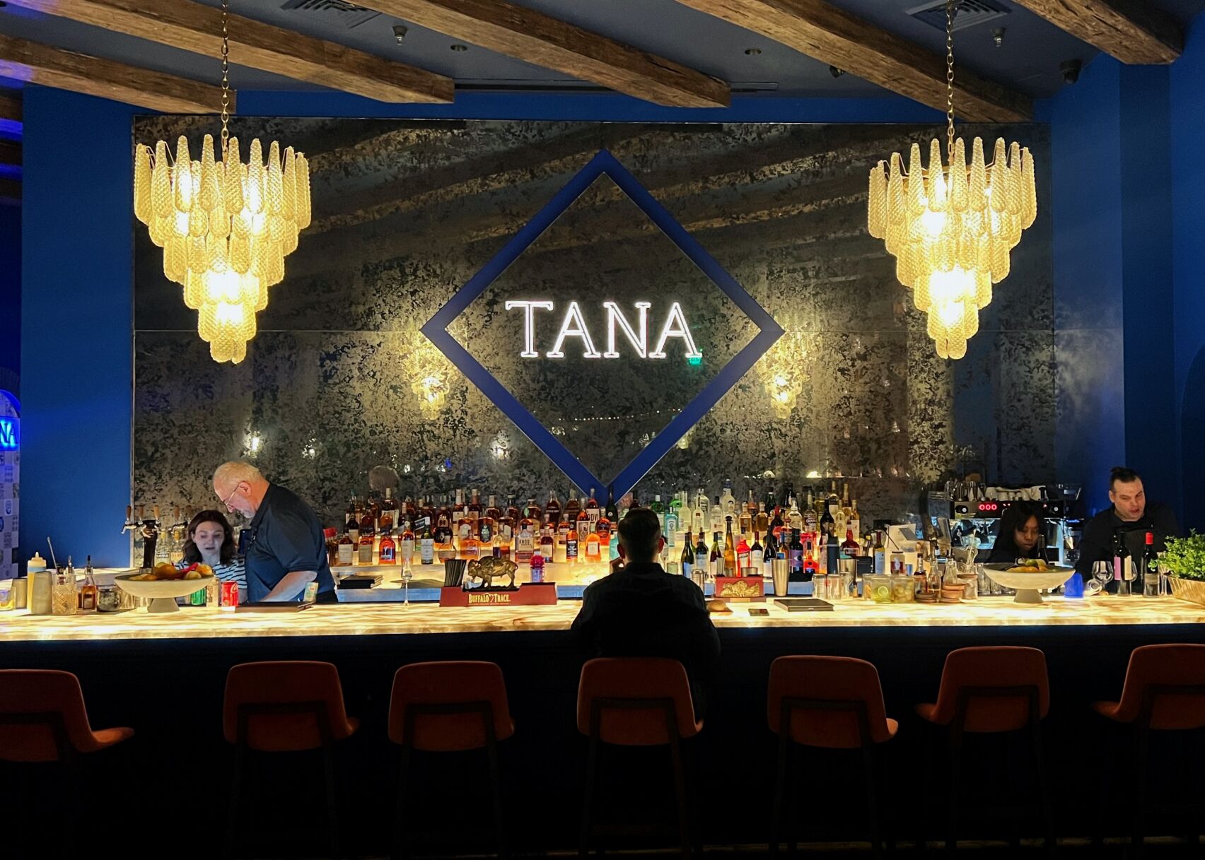 tana bar1